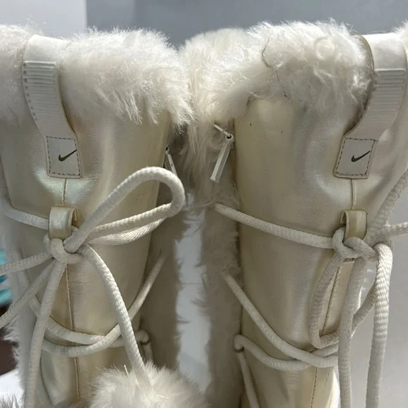 🔥SOLD🔥Nike Womens White/gold Faux Fur Trim Insulated Winter Boot Zip Pom Pom Tie - Picture 6 of 14